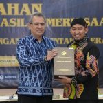 (Foto : Istimewa) Bupati Sumenep menerima penghargaan WTP oleh Badan Pemeriksa Keuangan (BPK) RI atas Laporan Keuangan Daerah (LKPD) 2024