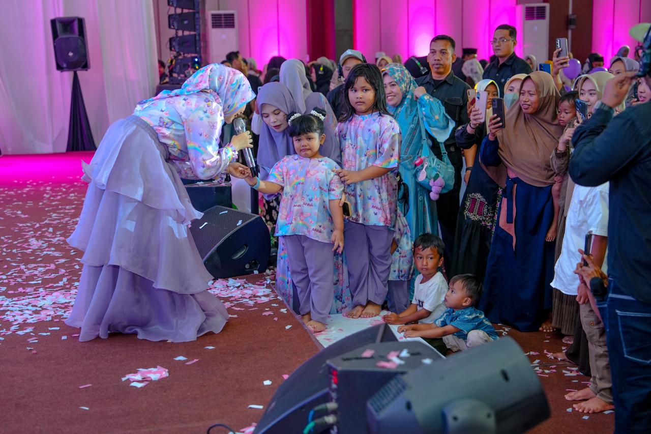 Kemeriahan suasana perayaan ulang tahun Afifah bersama seribu anak yatim